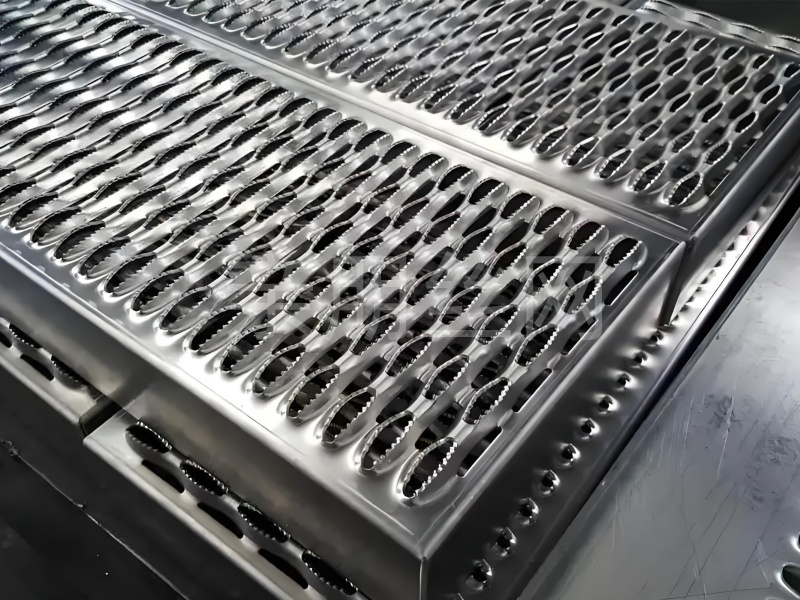 鳄鱼嘴和圆孔网